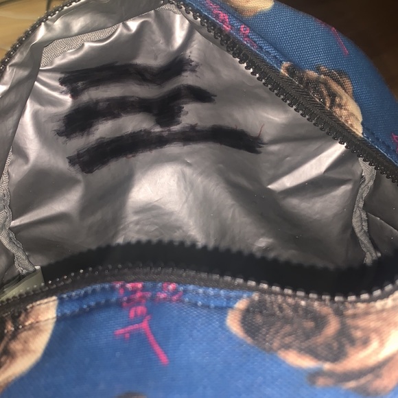 Betsey Johnson cute pug lunchbag - Picture 3 of 4